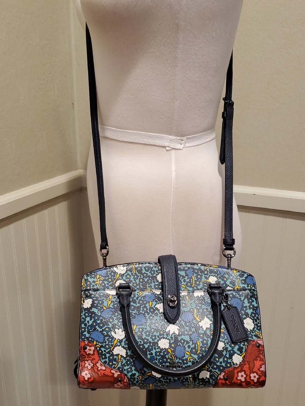 Like NEW Coach Floral Mercer 24 Bag - Picture 6 of 14